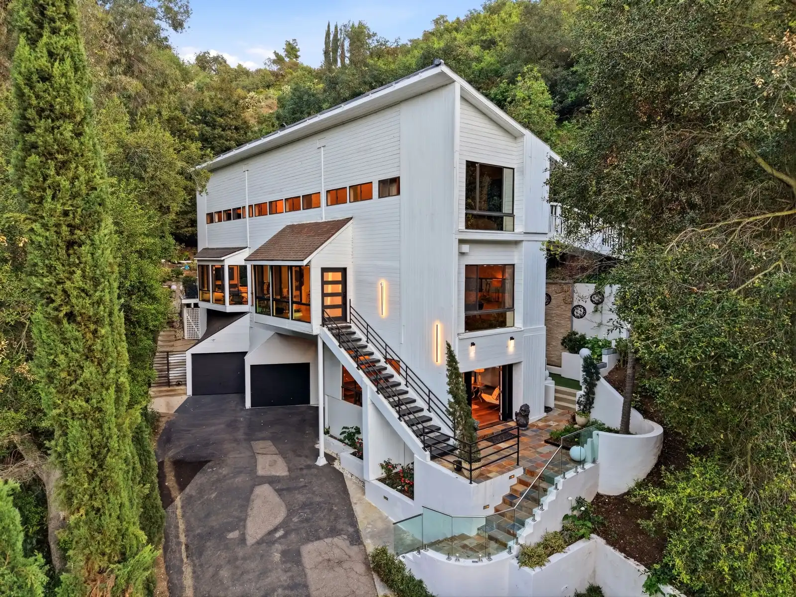 Twilight exterior of a modern home in Benedict Canyon, Beverly Hills, photographed by Virtual View Tours